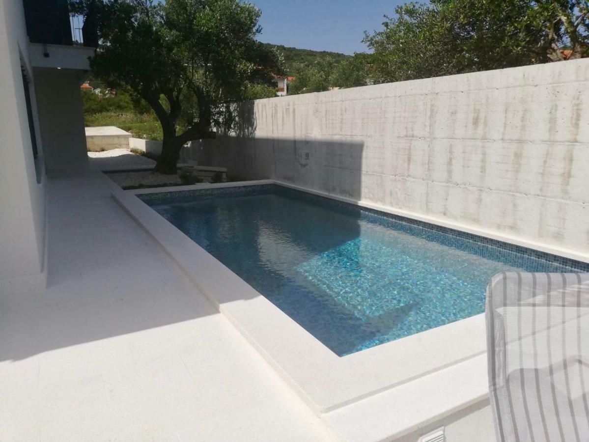 Domo Oliveto Villa Vinisce Luaran gambar