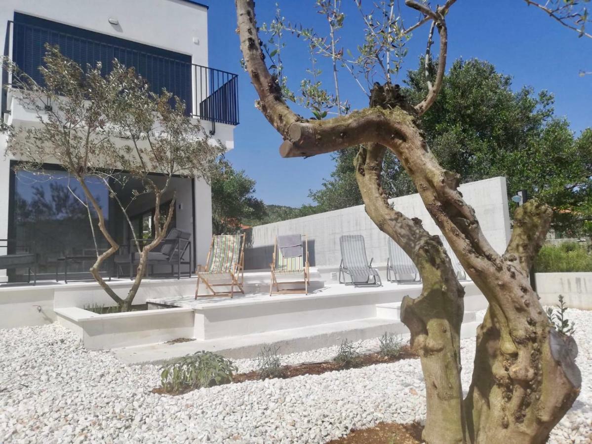 Domo Oliveto Villa Vinisce Luaran gambar